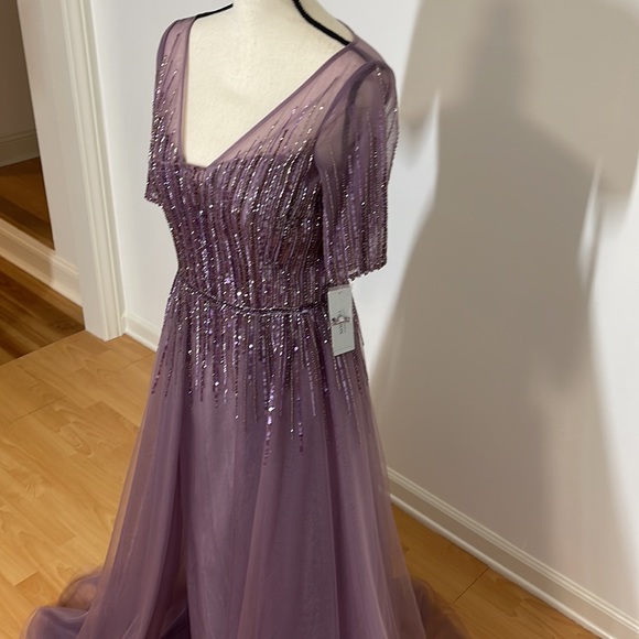 🔥 NWT Sequin Tulle Gown - Picture 5 of 10